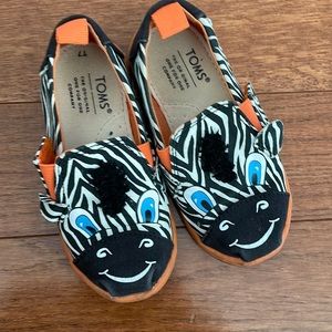 Toms zebra size toddler 7 gently used
